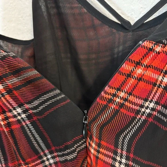 Women’s BCBG Black And Red Plaid Slip Dress Size 2 NWT - Picture 7 of 10